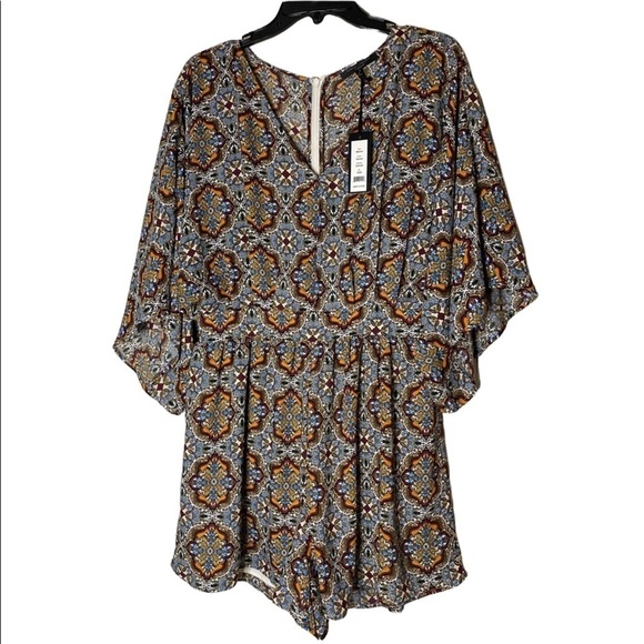 NWT Romeo + Juliet Couture Romper - Picture 1 of 6